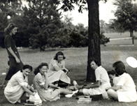 Joyce Ostrowski (née Hollister) '46 with classmates on the lawn