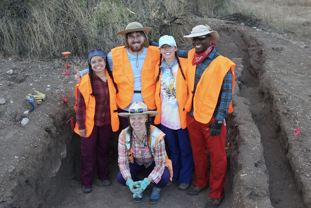 Students at an anthropology dig