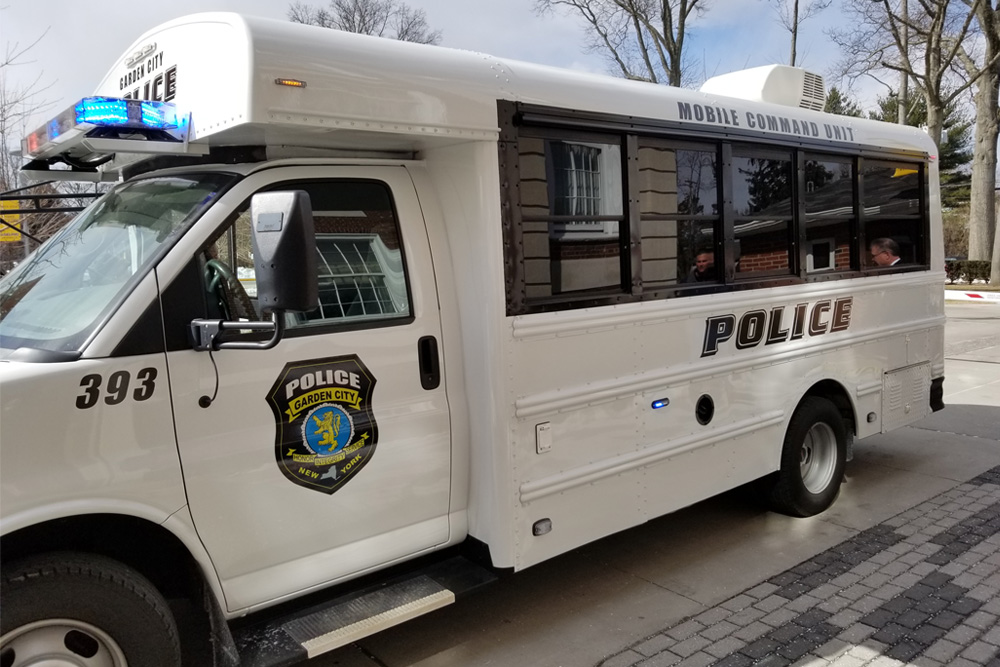 A New Ride Adelphi Donates Shuttle Bus To Garden City Police